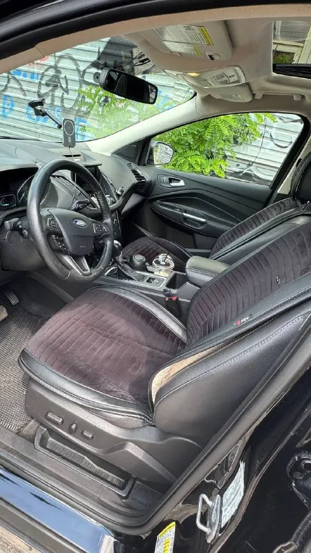 Продаем семейный автомобиль ford escape(kuga) 2018г. 2.0 (245л) 4wd первые и единственные владельцы по рф, машина в достойном состояние и не требует вложений, обслуживаю всегда вовремя. Двигатель очень приятный, на мой взгляд лучший в линейке, едет более чем как для паркетника, динамика и управление восхищает. По кузову без намека на рыжики. Салон не затертый. Полная комплектация, есть все для комфортной езды :климат, круиз контроль, параллельная парковка, помощь парковки, память сидений, подогрев рулят сидений, дистанционный запуск, carplay, хорошая акустика, люк и панорамная крыша, большой багажник(задние сидения ложатся вровень, можно двоем за ночевать ), датчик открывания багажника ногой, датчик дождя и света и многое другое. Если что то забыл, спрашивайте !
1 970 000
Макеевка +79493411741
📲 Tg: @blyoskinaanya
📞 Звоните: +7(949)3411741 - фотография - 6