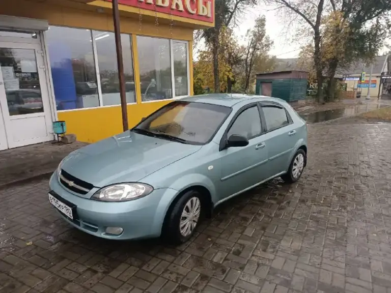 Продам лаччети 2007 года. Мотор 1.6 с пробегом 270 тысяч. 4 эл. Стеклоподъемника, эл. Регулировка зеркал, кондиционер, гур, центральный замок, 2 ключа. Цена 390000 тысяч срочно. Телефон +79494898680 - фотография - 2