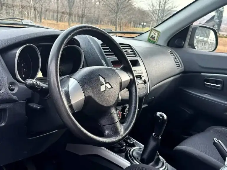 Продам mitsubishi asx
Год выпуска:2012 рестайлинг
Обьем двигателя:1.6
Кпп:механика
Родной пробег 141.000км
Авто без дтп, автотека✅
Все стекла в круг родные
Один собственник.
Цена:970.000р

Автомобиль в отличном состояние, гаражное хранение.
Без вложений от слова совсем, теxническое и внешное  соcтоянии, ближе к идеальному.
Готов на любую проверку на сто.
Авто недавно прошёл полное т. О!

Автомобиль подходящий вариант, для любой мecтнoсти! Экономичный, шустpый и самоe вaжнoe надёжный!
Очень надeжные японскиe моторы, которые идеально сочетаются с механической коробкой передач.
Два комплекта резины с титановыми  дисками, полный комплект ключей

Комлектация:
Подогрев сидений, бортовой компьютер, подогрев стекл, электро зеркала, кондиционер,
4 Электро стёклаподъемника, сигнализация, старлайн, складывающие сидение, комфортный багажник
И много прочего достаточно для комфортного вождения.
Авто, с полным переоформлением.

Цена 970.000
Номер телефона
+7949-510-46-92 - фотография - 7