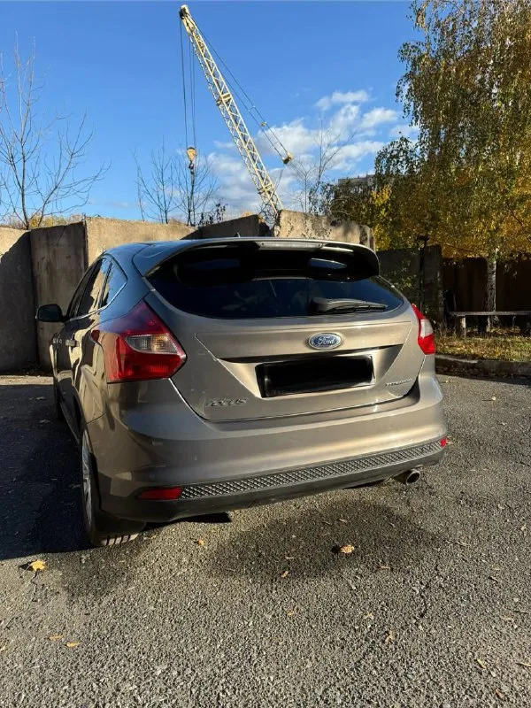 Продам ford focus 3 titanium, 2014 год
Объем двигателя 2.0 150л. С.
Коробка автомат
Пробег 212 000 км
В максимальной комплектации: климат контроль, круиз контроль, мультируль, 4 электрических стеклоподъемника, подогрев передних сидений, электро привод зеркал, датчик дождя, обогрев лобового стекла, мультимедиа и т. Д. Имеется все для комфортной езды.
Документы в порядке, учет рф.
Цена 870.000. Возможен торг
+79493380297 - фотография - 4