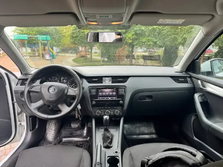Skoda октавия а 7 2018 год, в отличном состоянии, мотор и коробка без нареканий, двигатель 1,6 автомат! Не робот. Машина была в такси пробег на щитке 66т. Км по факту больше, на сколько больше не знаю. Машина не уставшая на полном ходу цена подарок 830000! Через пару дней буду в днр
Xw8an2ne5jh020287
89996366121
📲 Tg: oleg
📞 Звоните: +7(999)6366121 - фотография - 10