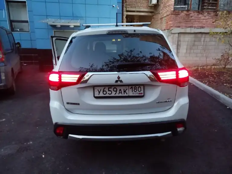 Продам свой автомобиль mitsubishi outlander 3 2015г, двигатель2.0л, установлено гбо, второй владелец, не пригон (покупался в мною в пятигорске), хорошее состояние, полностью обслужена, 2 комплекта хорошей резины на дисках, не бит, не крашен, цена 1550000, хорошему человеку - хороший торг.
По телефону не торгуюсь, звоните всë расскажу и покажу.
+79493359056(Никита)
+79493132309(Сергей) - фотография - 6