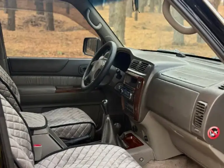 В продаже nissan patrol y61, 3.0 л, турбодизель, рамный, 7-и местный внедорожник, технически обслужен, блокировки и пониженные работают, двигатель и коробка контрактные, установлены прошлой осенью, пробег 185 тыс км, квитанции прикрепил к посл фото (вышли 473 тыс рублей) заменён тнвд, в состоянии нового, на гарантии. Находится в семье с 2008 года, один владелец. Бездорожья не видел, использовался по городу. Зимняя резина и литые диски идут в комплекте. Стоимость 1,2 млн рублей. Обмен не интересен. Территориально смотреть в макеевке (р-н ‘3/5’) контакты : +7(949)4531233 ; +7(951)7679727 - фотография - 7