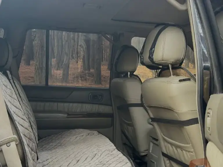 В продаже nissan patrol y61, 3.0 л, турбодизель, рамный, 7-и местный внедорожник, технически обслужен, блокировки и пониженные работают, двигатель и коробка контрактные, установлены прошлой осенью, пробег 185 тыс км, квитанции прикрепил к посл фото (вышли 473 тыс рублей) заменён тнвд, в состоянии нового, на гарантии. Находится в семье с 2008 года, один владелец. Бездорожья не видел, использовался по городу. Зимняя резина и литые диски идут в комплекте. Стоимость 1,2 млн рублей. Обмен не интересен. Территориально смотреть в макеевке (р-н ‘3/5’) контакты : +7(949)4531233 ; +7(951)7679727 - фотография - 8