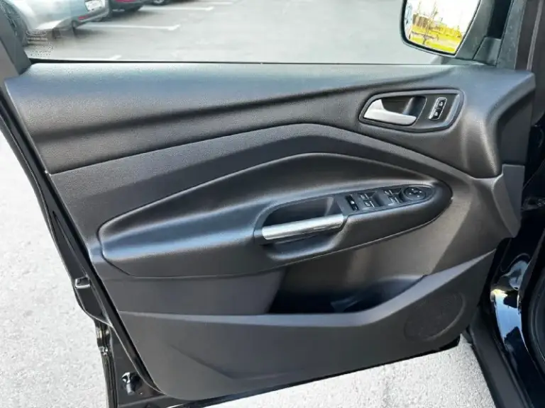 Ford kuga 2016г
Пробег 183.000
Цена 1.350.000 торг присутствует.
Автомобиль в отличном состоянии!
Номер +7-968-741-18-18 вотсап, телеграмм
Без дтп !
Без окрасов!
3 Хозяина!
Пробег реальный подтверждается, автотека зеленая!✅
По технике все отлично обслуживалась своевременно. ✅
Диски и резина новые покупал, ford орига r17
Аккумулятор новый 75й
Колодки новые вкруг.
Салон в идеале чистый
Двигатель и коробка без нареканий!
Самая лучшая и надёжная связка 2,5 двигатель и 6 ступенчатый классический автомат.
Юридически всё чисто.
Торг на месте не большой.
Отличный семейный автомобиль!
Любые проверки за ваш счёт!
📞 Звоните: +7(968)7411818 - фотография - 9