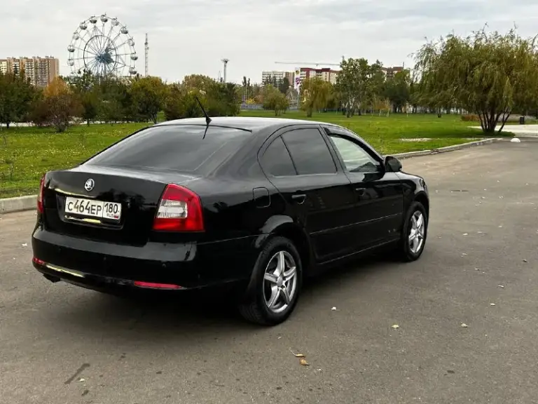 В продаже skoda octavia a5 рестайлинг:
- Цена 1025000+торг;
- Год 2012;
- Мотор 1,8;
- Мкпп;
- Оригинальный пробег 222тыс. ;
- Осмотр г. Мариуполь;
- 5 Владельцев по птс, документы полный порядок, продажа от собственника.
— Передние + задние эсп;
— Abs, esp;
— Подогрев передних сидений;
— Многофункциональное рулевое колесо;
— Круиз контроль;
— Кожаный салон;
— Задние парктроники;
— Подогрев переднего и заднего стекла;
— Датчик дождя и света;
— Регулировка руля по высоте;
— Климат контроль 2-ух зонный;
— Подушки безопасности;
— Заводская сигнализация;
— 8 Динамиков;
— Aux, usb.
Автомобиль на летней резине nokian 205/60/16, в подарок зимняя резина отъездила 1 сезон, yokohama 205/55/16.
По кузову есть вторичные окрасы, также по отчету есть дтп, не критично, безопасность вся на месте, стекла в круг родные кроме лобового (было заменено в связи с наличием следов эксплуатации), страдало лишь навесное, геометрия ровная, все зазоры на местах. Собственник!
📞 +79497427681 Данил - фотография - 6