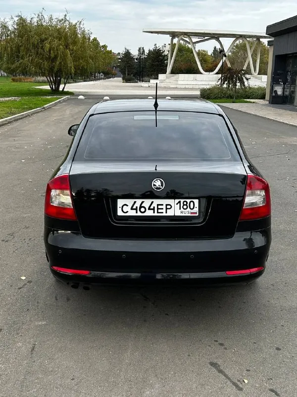 В продаже skoda octavia a5 рестайлинг:
- Цена 1025000+торг;
- Год 2012;
- Мотор 1,8;
- Мкпп;
- Оригинальный пробег 222тыс. ;
- Осмотр г. Мариуполь;
- 5 Владельцев по птс, документы полный порядок, продажа от собственника.
— Передние + задние эсп;
— Abs, esp;
— Подогрев передних сидений;
— Многофункциональное рулевое колесо;
— Круиз контроль;
— Кожаный салон;
— Задние парктроники;
— Подогрев переднего и заднего стекла;
— Датчик дождя и света;
— Регулировка руля по высоте;
— Климат контроль 2-ух зонный;
— Подушки безопасности;
— Заводская сигнализация;
— 8 Динамиков;
— Aux, usb.
Автомобиль на летней резине nokian 205/60/16, в подарок зимняя резина отъездила 1 сезон, yokohama 205/55/16.
По кузову есть вторичные окрасы, также по отчету есть дтп, не критично, безопасность вся на месте, стекла в круг родные кроме лобового (было заменено в связи с наличием следов эксплуатации), страдало лишь навесное, геометрия ровная, все зазоры на местах. Собственник!
📞 +79497427681 Данил - фотография - 7