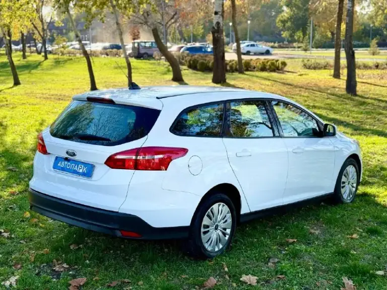 ⚪️ Ford focus 3 rest

💰Цена: 990 000р
🏢Город: мариуполь
📅Год выпуска: 2018
🧾Пробег: 159 227 км.
⚙️Двигатель: 1.6
⛽Топливо: бензин
⚙️Кпп: механика

📞 Телефон:

+7-989-263-55-56
+7-949-727-41-51
+7-949-713-18-14

💾 Описание:

Ford focus 3 restyling- это практичный автомобиль, который сочетает в себе надёжность и функциональность.
Универсал с надёжной механической коробкой передач и цепным двигателем объемом 1.6 который обеспечивает хорошую динамику и экономичность.

✔️ Кузов без коррозии и дефектов

✔️ Оригинальный пробег

✔️ Огромный багажник

Комплектация 👍:
Кондиционер ❄️ (работает отлично), android магнитола с камерой заднего вида, abs, airbag, электропакет, гидроусилитель руля, мультируль, центральный замок.

Улица шевченко 269

🏦 Возможна продажа в кредит по двум документам. - фотография - 4