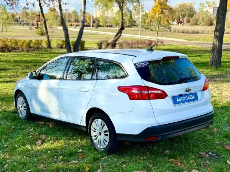 ⚪️ Ford focus 3 rest

💰Цена: 990 000р
🏢Город: мариуполь
📅Год выпуска: 2018
🧾Пробег: 159 227 км.
⚙️Двигатель: 1.6
⛽Топливо: бензин
⚙️Кпп: механика

📞 Телефон:

+7-989-263-55-56
+7-949-727-41-51
+7-949-713-18-14

💾 Описание:

Ford focus 3 restyling- это практичный автомобиль, который сочетает в себе надёжность и функциональность.
Универсал с надёжной механической коробкой передач и цепным двигателем объемом 1.6 который обеспечивает хорошую динамику и экономичность.

✔️ Кузов без коррозии и дефектов

✔️ Оригинальный пробег

✔️ Огромный багажник

Комплектация 👍:
Кондиционер ❄️ (работает отлично), android магнитола с камерой заднего вида, abs, airbag, электропакет, гидроусилитель руля, мультируль, центральный замок.

Улица шевченко 269

🏦 Возможна продажа в кредит по двум документам. - фотография - 6