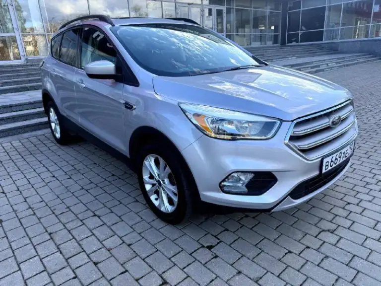 Ford escape, 2017, 1.5 (179 л. С. ) автомат. 137000км. Отличный автомобиль на обычном автомате, не робот. Хорошая комплектация, климат контроль 2-х зонный, электрорегулировка и подогрев передних сидений,   датчик дождя,   датчик света,   люк + панорамная крыша, мультимедийная система с камерой заднего вида. Возможен оформление в кредит. Возможен обмен. Более детально по телефону.
Цена - 1.630.000 р.
+79493250509 - фотография - 2