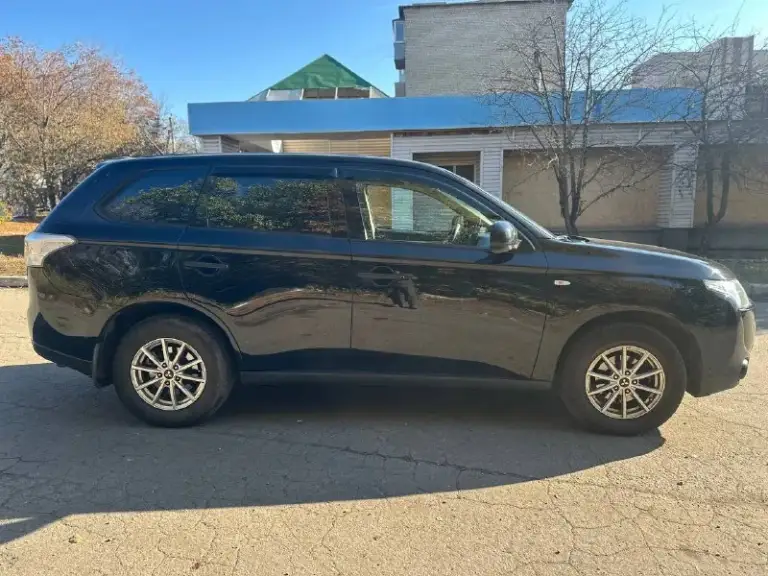 Продам авто mitsubishi outlander
Мотор 2.0
Пробег 173000км
Коробка акпп
Цена: 1.260.000₽
Год выпуска: 2013
Город: донецк
Автомобиль в отличном состояние, полностью обслужен и не требует никаких вложений, японской сборки.
Комплектация: установлен монитор, камера заднего вида, климат контроль
Собственник, оформлена на меня!
По всем вопросам звонить по телефону.
+7 (949) 3471173 - фотография - 4