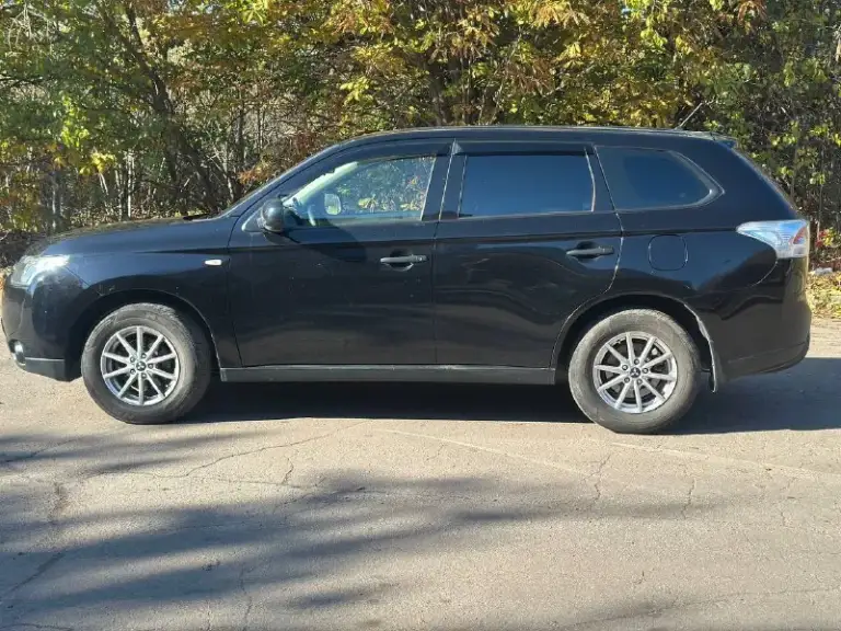 Продам авто mitsubishi outlander
Мотор 2.0
Пробег 173000км
Коробка акпп
Цена: 1.260.000₽
Год выпуска: 2013
Город: донецк
Автомобиль в отличном состояние, полностью обслужен и не требует никаких вложений, японской сборки.
Комплектация: установлен монитор, камера заднего вида, климат контроль
Собственник, оформлена на меня!
По всем вопросам звонить по телефону.
+7 (949) 3471173 - фотография - 5