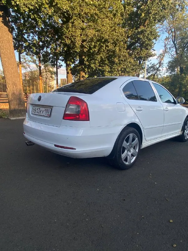 Продаётся skoda octavia a5 fl2 (2011 г. , 1.8 dsg-7) в отличном состоянии!
Машина ухоженная, вложений не требует — сел и поехал.
Комфортный и надежный автомобиль с богатой комплектацией: круиз-контроль, двухзонный климат, датчики света и дождя, подогрев всех сидений, парктроники, заводская мультимедиа с bluetooth и aux.
Стильный внешний вид дополняют 17" оригинальные диски audi.
Все документы в полном порядке.
💰 Цена: 750 000 руб.
📞 +7 949 315-27-97
📲 Tg: @partizan_613
📞 +7(949)3152797
📲 Tg: @partizan_613
📞 Звоните: +7(949)3152797 - фотография - 4