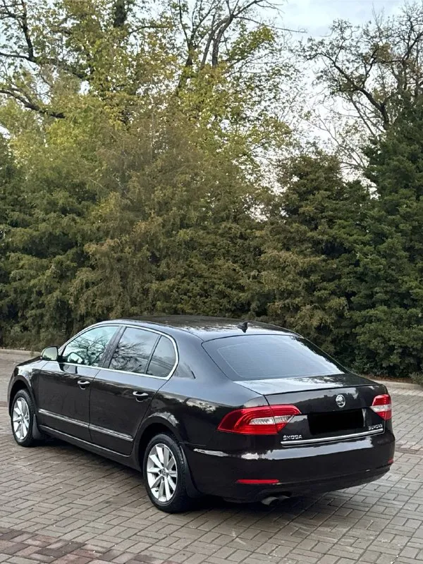 Skoda superb рест.2013
Цена из за срочности 999.000 🎁торг(кредит, обмен дороже)
(По факту не одного осмотра не было, одни звонки)
Объем 1,8 tsi
Пробег: 182.000.км
, Коробка без каких либо проблем
Едет очень бодро, никаких посторонних звуков
Салон живой, после полной хим чистки.
Все работает, горит!
2 Комплекта резины, автозапуск.
Двухзонный климат. Подогрев всех сидений, обогрев лобового стекла, боковых, заднего.
Адаптивный ксенон, датчик дождя, света, круиз контроль, парктроник.
Документы в полном порядке
Никаких штрафов, запретов.
Можно сразу оформиться в мрэо.
+79496438443
Макеевка
📲 Tg: @perekup_9999
📞 Звоните: +7(949)6438443 - фотография - 4