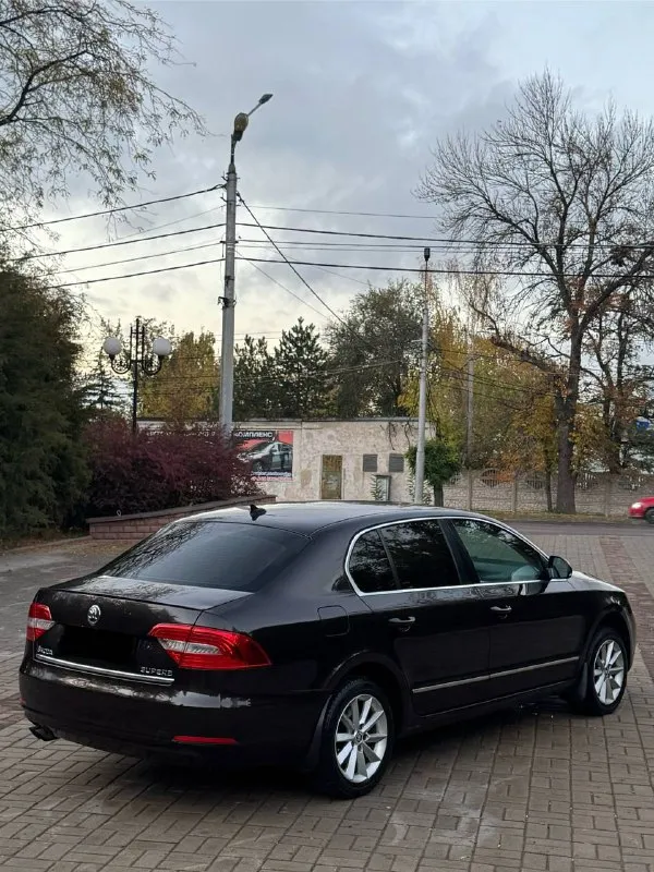 Skoda superb рест.2013
Цена из за срочности 999.000 🎁торг(кредит, обмен дороже)
(По факту не одного осмотра не было, одни звонки)
Объем 1,8 tsi
Пробег: 182.000.км
, Коробка без каких либо проблем
Едет очень бодро, никаких посторонних звуков
Салон живой, после полной хим чистки.
Все работает, горит!
2 Комплекта резины, автозапуск.
Двухзонный климат. Подогрев всех сидений, обогрев лобового стекла, боковых, заднего.
Адаптивный ксенон, датчик дождя, света, круиз контроль, парктроник.
Документы в полном порядке
Никаких штрафов, запретов.
Можно сразу оформиться в мрэо.
+79496438443
Макеевка
📲 Tg: @perekup_9999
📞 Звоните: +7(949)6438443 - фотография - 6
