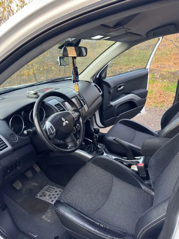 Продам mitsubishi аутлендер 2.3 турбодизель, 177 л. С. , 6- ти ступенчатая механика, 2011 год, полный привод. Пробег 247 тыс. 1 собственник ( с момента пригона 2021 г. ) авто в хорошем техническом и внешнем состоянии, вложений не требует, сел и поехал. По документам юридически чист, без штрафов, запретов и ограничений. Птс оригинал. Была замена цепи грм. Гаражное хранение.
Комплектация: abs, esp, airbag, электростеклоподъёмники, электро зеркала, подогрев зеркал, подогрев заднего стекла, климат контроль ( работает исправно), круиз контроль, датчик дождя, камера заднего вида, 2 ключа.
Цена 1 480 000 руб. За более подробной информацией обращайтесь по телефону
+7959 1945886, Торг при осмотре, автомобиль находится в г. Алчевск.
📞 Звоните: +7(959)1945886 - фотография - 2