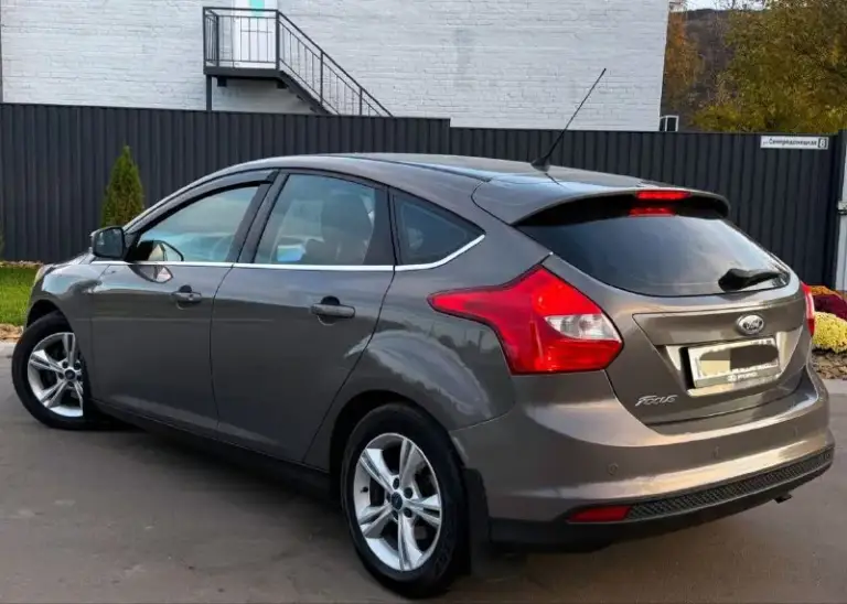 Продам ford focus 3,
Года выпуска 2014
Объём двигателя 1.6 125 л. С,
Коробка автомат,
Родной пробег 195.000км,
Авто без дтп, в родном окрасе,
Автотека✅
Цена 800.000р

Комплектация:
Климат контроль, круиз контроль, складывание зеркал, мультируль, 4-эл стеклоподъёмника, подогрев передних сидений, электро привод зеркал, обогрев зеркал, датчик света и дождя, бортовой компьютер, линзованая оптика, противотуманные фары, обогрев лобового, обогрев заднего стекла, мультимедиа парктроники, и много прочего для комфортного вождения,

Автомобиль всегда обслуживался по регламенту, технический без вложений!
Кузов без нюансов от слова совсем!

Цена 800.000

Номер телефона
+7(949)564-47-36
+79496209974
Г. Донецк - фотография - 3