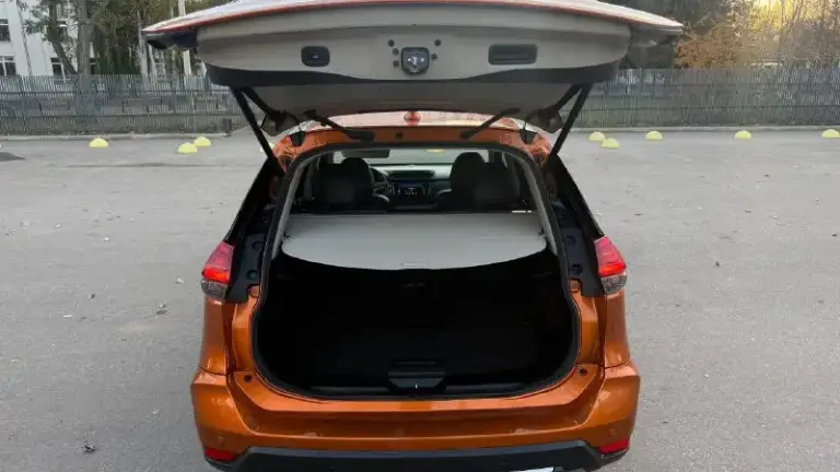 Nissan x-trail в актуальном рестайлинговом исполнения. Это не просто автомобиль, а надежный партнер для города и путешествий, оснащенный по максимуму.
Электропривод багажника
Система бесключевого доступа
Осмотр: г. Луганск
Техническая информация:
* Год выпуска: 2019 (рестайлинг)
* Пробег: 94 000 км ( преимущественно по трассе)
* Двигатель: 2.0 л (бензин)
* Коробка передач: вариатор x-tronic (cvt)
* Привод: передний
* Владельцев по птс: 4
* Состояние: идеальное, без вложений для нового владельца
1 980,000Р. 9591618010
📞 Звоните: +7(959)1618010 - фотография - 5