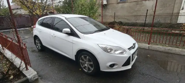 Продается ford фокус. 2014 год. Двигатель 1.6, кпп механика. Пробег 105000 км,   максимальная комплектация.   Кузов в отличном состоянии, без ржавчины и рыжиков. Торг с покупателем после осмотра. Цена 980000. +79490844585
📞 Звоните: +7(949)0844585 - фотография - 3
