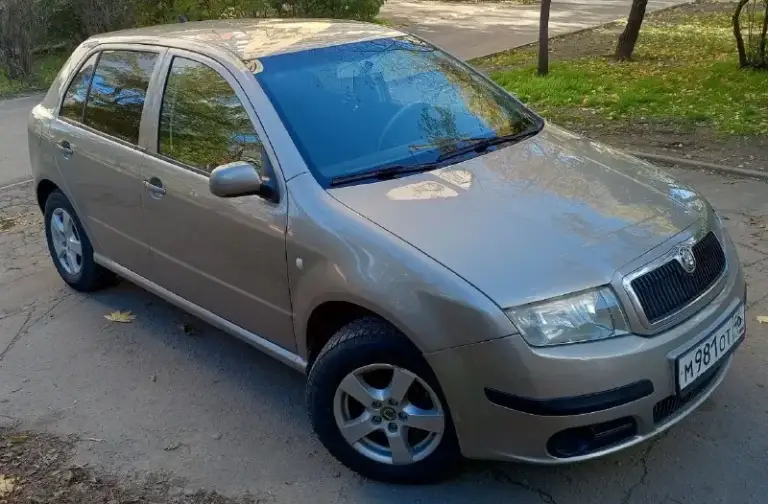 Продам skoda fabia ( skoda фабия)   2006 г. 1,2 бензин. Диски литые r 14 на хорошей зимней резине. Мкпп-5. Кондиционер, гур, airbag, abs, epc, цз, подогрев зеркал, подогрев сидений, магнитола jvc,   электростеклоподъемники.
‎Салон, дверные карты, потолок в отличном состоянии.
‎410Тыс, торг. Переоформление
‎+79490358521
📲 Tg: николай
📞 Звоните: +7(949)0358521 - фотография - 2
