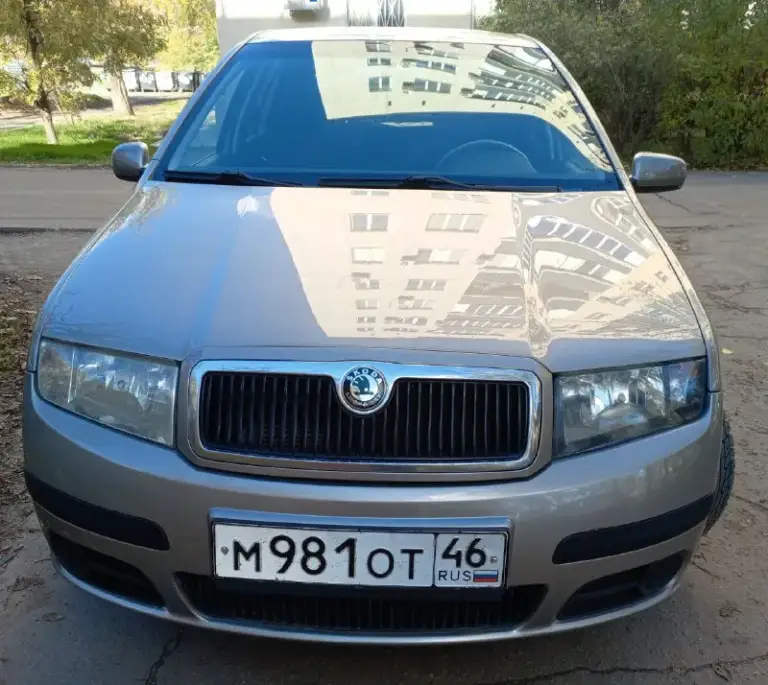 Продам skoda fabia ( skoda фабия)   2006 г. 1,2 бензин. Диски литые r 14 на хорошей зимней резине. Мкпп-5. Кондиционер, гур, airbag, abs, epc, цз, подогрев зеркал, подогрев сидений, магнитола jvc,   электростеклоподъемники.
‎Салон, дверные карты, потолок в отличном состоянии.
‎410Тыс, торг. Переоформление
‎+79490358521
📲 Tg: николай
📞 Звоните: +7(949)0358521 - фотография - 5