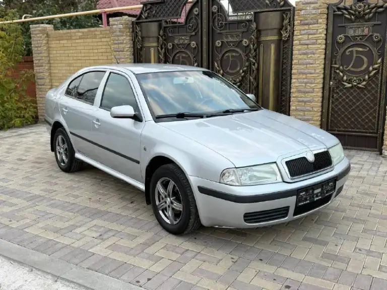 Продам skoda в очень хорошем состоянии таких шкод очень мало в таком состоянии кузов весь в заводском окрасе за исключением одной детали были сколы на капоте. Салон в отличном состоянии кузов обесшумлен стоит хорошая музыка камера заднего вида климат работает авто до первого клиента кто ищет живую шкоду. Если вы из далека могу снять видео обзор с толщиномером. Остальные вопросы по телефону
🚗Марка skoda октавия
⚙️ 1.6 Бензин
📦Коробка механика
🏃‍♂️‍➡️Пробег 240 тысяч родной
📅Год выпуска 2008
💶Цена 695 тыс рублей
☎️Тел +79497257498
📲 Tg: петя белаш
📞 Звоните: +7(949)7257498 - фотография - 2