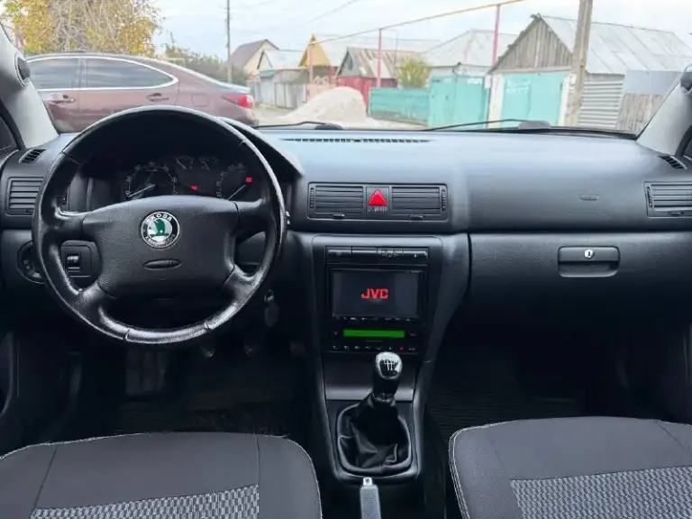 Продам skoda в очень хорошем состоянии таких шкод очень мало в таком состоянии кузов весь в заводском окрасе за исключением одной детали были сколы на капоте. Салон в отличном состоянии кузов обесшумлен стоит хорошая музыка камера заднего вида климат работает авто до первого клиента кто ищет живую шкоду. Если вы из далека могу снять видео обзор с толщиномером. Остальные вопросы по телефону
🚗Марка skoda октавия
⚙️ 1.6 Бензин
📦Коробка механика
🏃‍♂️‍➡️Пробег 240 тысяч родной
📅Год выпуска 2008
💶Цена 695 тыс рублей
☎️Тел +79497257498
📲 Tg: петя белаш
📞 Звоните: +7(949)7257498 - фотография - 6