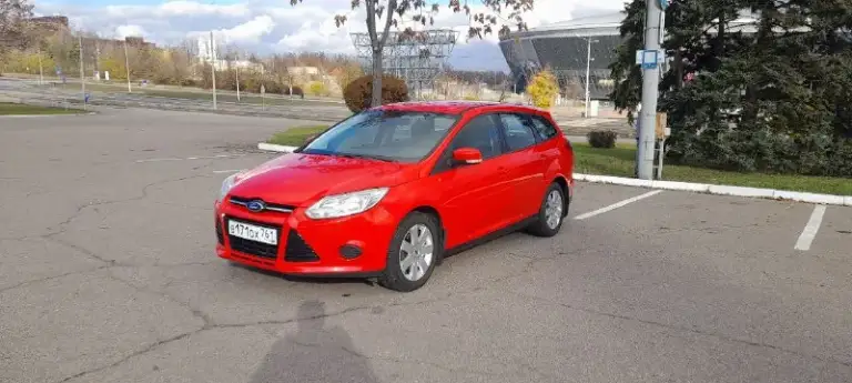 Продам ford focus 3, 2014г. В. , родной пробег 215т. Км. , двигатель 1.6.

Техническая часть автомобиля и кузов на отлично. Двигатель работает ровно, не тарахтит. Коробка без нареканий.
Просторный салон-трансформер. Задние сиденья складываются в ровный пол.

Стёкла все родные.

Комплектация: кондиционер, эл. Зеркала с подогревом, подогрев сидений, лобовое с подогревом, усилитель руля, передние эл. Стеклоподъемники, abs, помощь на подъёме и т. Д. Все системы автомобиля работают исправно, никаких нареканий нет.

По документам без всяких запретов и ограничений. Ежедневно за рулем.

Цена - 740000р. Торг возле автомобиля. Обмен не интересует.

Г. Донецк
+79494849002 - фотография - 1