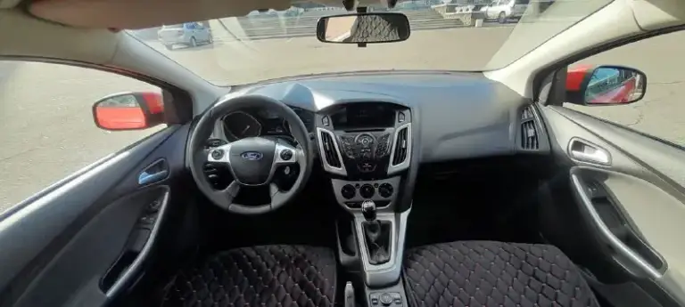 Продам ford focus 3, 2014г. В. , родной пробег 215т. Км. , двигатель 1.6.

Техническая часть автомобиля и кузов на отлично. Двигатель работает ровно, не тарахтит. Коробка без нареканий.
Просторный салон-трансформер. Задние сиденья складываются в ровный пол.

Стёкла все родные.

Комплектация: кондиционер, эл. Зеркала с подогревом, подогрев сидений, лобовое с подогревом, усилитель руля, передние эл. Стеклоподъемники, abs, помощь на подъёме и т. Д. Все системы автомобиля работают исправно, никаких нареканий нет.

По документам без всяких запретов и ограничений. Ежедневно за рулем.

Цена - 740000р. Торг возле автомобиля. Обмен не интересует.

Г. Донецк
+79494849002 - фотография - 5