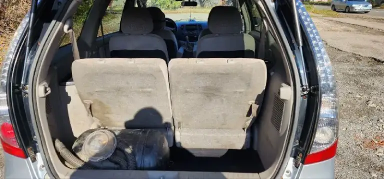 В продаже свое семейное авто, mitsubishi grandis
2004 Год, коробка механика, двигатель 2,4
Пол года назад поставили коробку контрактную, автомобиль едет резво и без всяких проблем, не когда не подводил, заводиться отлично, масло двигатель не кушает от замены до замены, есть косяки по кузову, ну как бы машина и не новая
Стоит газ пропан, не вписан так как машина ещё на днр номерах, но спокойно впишиться при поставки на наш регион, вы будете первым владельцем в стс птс
Много чего меняно в последнее время, все подробно расскажу и покажу при осмотре или по телефону, звоните, пишите
Цену вижу 700 000,первая цена в днр, торг минимальный
+79496232249 Феникс
Донецк - фотография - 9