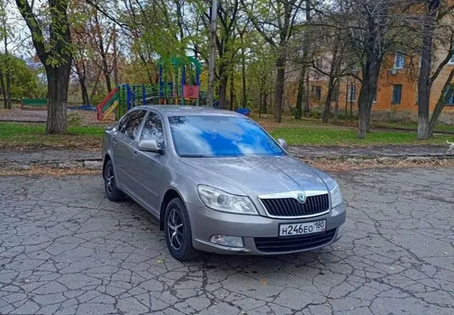 Skoda октавия а5, 2010 год, лифтбек, от хозяина, в хорошем техническом состоянии, абсолютно все работает, каждая кнопка, бережная эксплуатация. Мотор 1.6, механическая коробка передач. Комплектация: все стеклоподъёмники, климат, круиз- контроль, датчики, света и дождя, подогрев сидений, задний парктроник. Все вопросы и подробности по телефону. Все покажу и расскажу, знаю по машине все. Вложений не требует, сел и катайся. Любой вид оформления. Хочу 780к, торг никто не отменял. Осмотр в донецке, буденновский район. +7949 3736296, +7949 5278193
📞 Звоните: +7(949)3736296 - фотография - 1