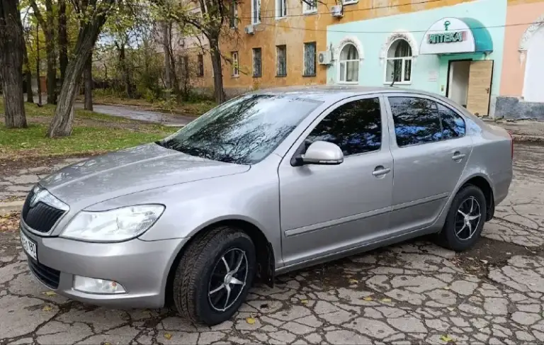 Skoda октавия а5, 2010 год, лифтбек, от хозяина, в хорошем техническом состоянии, абсолютно все работает, каждая кнопка, бережная эксплуатация. Мотор 1.6, механическая коробка передач. Комплектация: все стеклоподъёмники, климат, круиз- контроль, датчики, света и дождя, подогрев сидений, задний парктроник. Все вопросы и подробности по телефону. Все покажу и расскажу, знаю по машине все. Вложений не требует, сел и катайся. Любой вид оформления. Хочу 780к, торг никто не отменял. Осмотр в донецке, буденновский район. +7949 3736296, +7949 5278193
📞 Звоните: +7(949)3736296 - фотография - 2