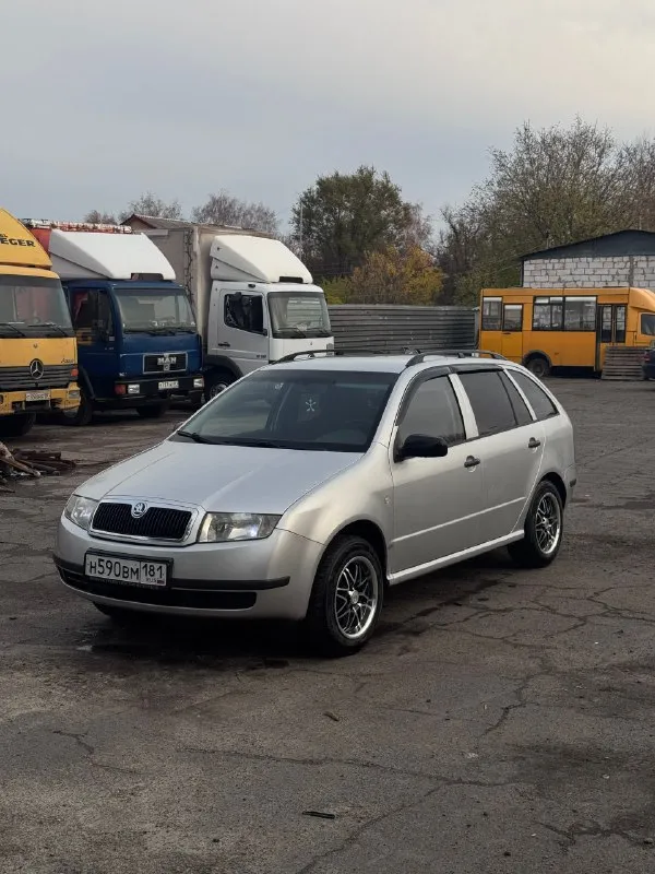 Продам
Skoda fabia combi
2004 Года рождения)
1.4 16Кл (расход бензина около 6л)
Мкпп 5ст, не хрустит, не выбивает
Простенькая комплектация:
2 Ключа
Установлен хороший свет
Кондиционер (работает)
Центральный замок
4 Весла
Обогрев заднего стекла
Абс/аср
❗️Машина вся в родной краске, кроме 1 двери
❗️1 Хозяин, машина пригонялась с европы сразу в лнр, не гнилая, реагентов не видела
Хорошее состояние как по кузову так и технически
Много чего было поменяно, машина обслужена
❗️На проставках для увеличения клиренса + 15 диски на 65 профиле резины, по высоте как паркетник
❗️Установлен фаркоп (вписан в документы)
Так же отдельно есть комплект зимней резины на штамповках
❗️❗️Вобщем если нужна достаточно вместительная, надежная машина с небольшим расходом топлива, это ваш вариант ❗️❗️
Территориально алчевск/перевальск
+7-959-182-76-12 Александр
Цена - 450.000р - торг
📞 Звоните: +7(959)1827612 - фотография - 2