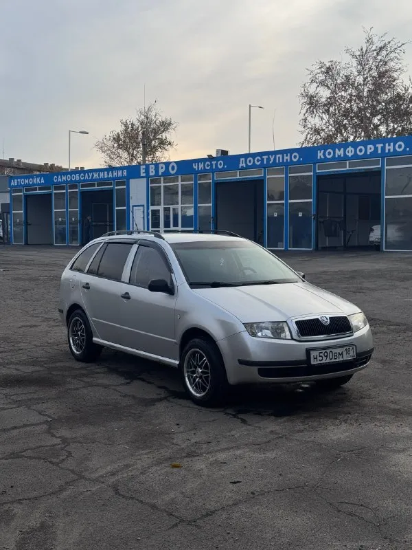 Продам
Skoda fabia combi
2004 Года рождения)
1.4 16Кл (расход бензина около 6л)
Мкпп 5ст, не хрустит, не выбивает
Простенькая комплектация:
2 Ключа
Установлен хороший свет
Кондиционер (работает)
Центральный замок
4 Весла
Обогрев заднего стекла
Абс/аср
❗️Машина вся в родной краске, кроме 1 двери
❗️1 Хозяин, машина пригонялась с европы сразу в лнр, не гнилая, реагентов не видела
Хорошее состояние как по кузову так и технически
Много чего было поменяно, машина обслужена
❗️На проставках для увеличения клиренса + 15 диски на 65 профиле резины, по высоте как паркетник
❗️Установлен фаркоп (вписан в документы)
Так же отдельно есть комплект зимней резины на штамповках
❗️❗️Вобщем если нужна достаточно вместительная, надежная машина с небольшим расходом топлива, это ваш вариант ❗️❗️
Территориально алчевск/перевальск
+7-959-182-76-12 Александр
Цена - 450.000р - торг
📞 Звоните: +7(959)1827612 - фотография - 3