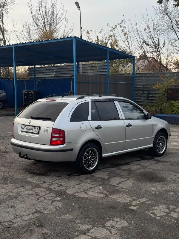 Продам
Skoda fabia combi
2004 Года рождения)
1.4 16Кл (расход бензина около 6л)
Мкпп 5ст, не хрустит, не выбивает
Простенькая комплектация:
2 Ключа
Установлен хороший свет
Кондиционер (работает)
Центральный замок
4 Весла
Обогрев заднего стекла
Абс/аср
❗️Машина вся в родной краске, кроме 1 двери
❗️1 Хозяин, машина пригонялась с европы сразу в лнр, не гнилая, реагентов не видела
Хорошее состояние как по кузову так и технически
Много чего было поменяно, машина обслужена
❗️На проставках для увеличения клиренса + 15 диски на 65 профиле резины, по высоте как паркетник
❗️Установлен фаркоп (вписан в документы)
Так же отдельно есть комплект зимней резины на штамповках
❗️❗️Вобщем если нужна достаточно вместительная, надежная машина с небольшим расходом топлива, это ваш вариант ❗️❗️
Территориально алчевск/перевальск
+7-959-182-76-12 Александр
Цена - 450.000р - торг
📞 Звоните: +7(959)1827612 - фотография - 5