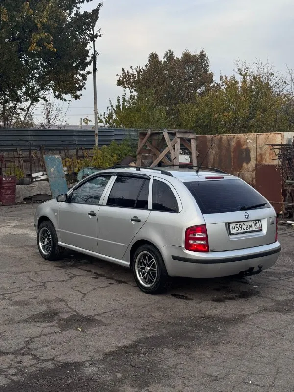 Продам
Skoda fabia combi
2004 Года рождения)
1.4 16Кл (расход бензина около 6л)
Мкпп 5ст, не хрустит, не выбивает
Простенькая комплектация:
2 Ключа
Установлен хороший свет
Кондиционер (работает)
Центральный замок
4 Весла
Обогрев заднего стекла
Абс/аср
❗️Машина вся в родной краске, кроме 1 двери
❗️1 Хозяин, машина пригонялась с европы сразу в лнр, не гнилая, реагентов не видела
Хорошее состояние как по кузову так и технически
Много чего было поменяно, машина обслужена
❗️На проставках для увеличения клиренса + 15 диски на 65 профиле резины, по высоте как паркетник
❗️Установлен фаркоп (вписан в документы)
Так же отдельно есть комплект зимней резины на штамповках
❗️❗️Вобщем если нужна достаточно вместительная, надежная машина с небольшим расходом топлива, это ваш вариант ❗️❗️
Территориально алчевск/перевальск
+7-959-182-76-12 Александр
Цена - 450.000р - торг
📞 Звоните: +7(959)1827612 - фотография - 6