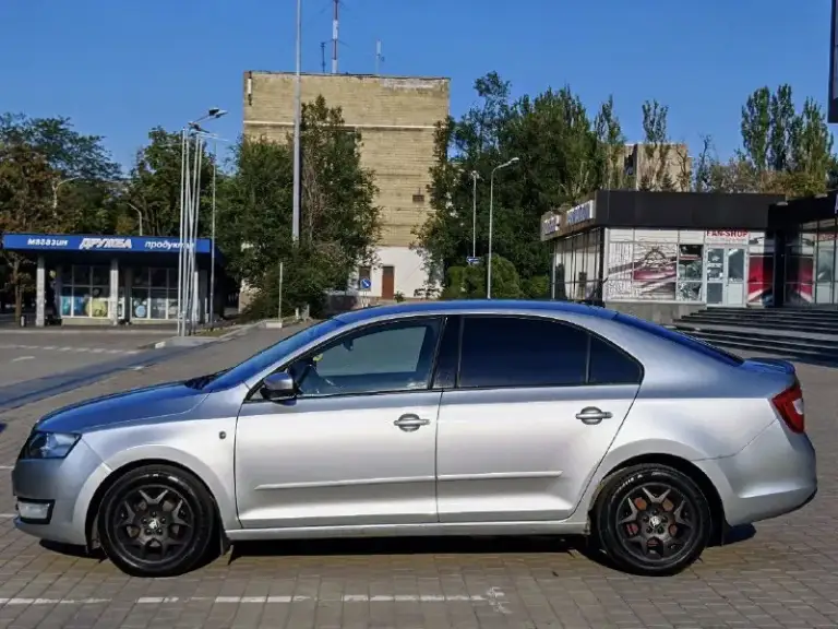 Skoda rapid 2016
1.6 Мкпп
Пробег 169 тыс. Км родной!!
Без дтп
Собственник, 2 ключа
Автомобиль а отличном состоянии - эстетическом и техническом. Салон чистый. Ремонтов и обслуживания не требует. За машиной хорошо слежу.
Хорошая комплектация:
Abs, airbags, кондиционер, подогрев сидений и зеркал, мультируль, 4 эсп, родная мультимедия с экраном, led фары и туманки, титановые диски электрозеркала, парктроник.
Донецк, 950 тыс, торг
+79493312011 - фотография - 5