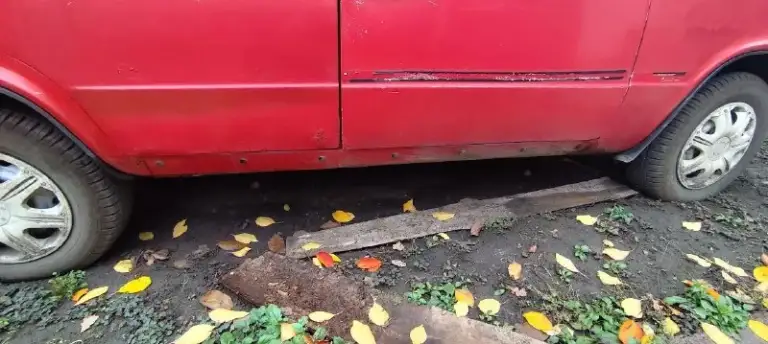 Продам ваз21013 состояние кузова средняя, двигатель живой масло не ест, много чего делалось по авто, так же много новых запчастей, кпп новая 5 ступенчатая. Два комплекта резины лето (новая этого года), зимняя отходила один сезон, передние сиденья новые от ваз 2107.не плохая музыка, в авто стоит газ вписан, установлен фаркоп. Цена 100.000р. Торг +79494280850
📞 Звоните: +7(949)4280850 - фотография - 3