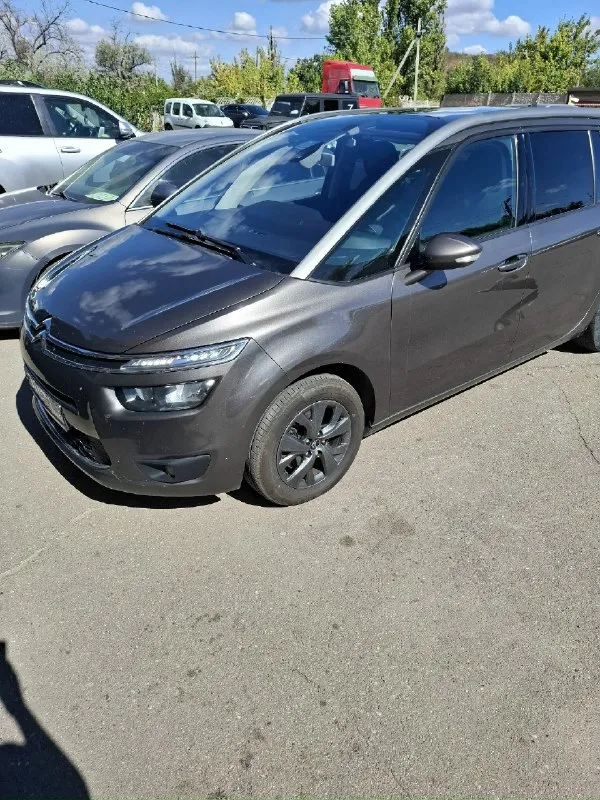 Продам многофункциональный, комфортный автомобиль марки citroen с4 picasso, 2016 года выпуска, бензин, 1.6 ат, пробег 114 т. Км 7 полноценных мест, вместительный багажник. Состояние отличное, есть комплект зимней резины! Стоимость 1 450000 т. Р хороший торг!!! Звонить по телефону +7949 385 43 06
📞 Звоните: +7(949)3854306 - фотография - 1