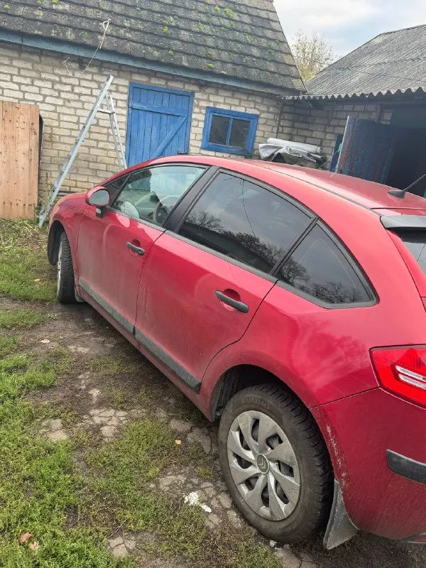 Продаю свой личный автомобиль citroen с4 2007год, мотор 1,6.16 клапанный
Кузов в родной краске, ни одна деталь не крашеная, кузов ацынкованый,
Автомобиль без вложений
Есть жизниненные моменты, немного полез лак,
Цена -430
+79592234395
📞 Звоните: +7(959)2234395 - фотография - 3