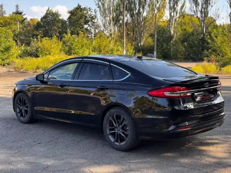 Продам ford fusion (north america) 2018 г. В. , двигатель 1.5 ecoboost (181 л. С. ). Низкий пробег оригинальный - 31000. 6-ти ступенчатая коробка автомат (aisin). Авто старт/стоп на светофорах, мультируль, кожаный салон, регулировка водительского сиденья в 10 направлениях, круиз контроль, климат контроль, качественная музыка, камера заднего вида, парктроники
Цена 1550000 руб. Торг.
Возможен обмен !!
Все вопросы по телефону +79494126265 - фотография - 4