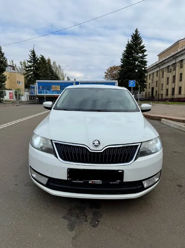 Skoda rapid 1.4 amt 7 ст, 2014 года, пробег 172 000 км
Автомобиль в отличном состоянии — как технически, так и внешне. Полностью обслужен, ухоженный. Двигатель бензин работает ровно, без посторонних звуков, коробка переключается плавно, без рывков. Ошибок по электронике нет, работает каждая кнопка, салон чистый и аккуратный.
Комплектация: подогрев передних сидений, кондиционер, парктроники, электростеклоподъёмники, штатная аудиосистема, блютус, бортовой компьютер, центральный замок. Отличная динамика и приятный расход топлива — всего 6–7 литров на 100 км.
Осмотр в макеевке, любые проверки на сто только приветствуются. Я владелец, полное переоформление в мрэо.
💰 Цена 888 000 руб, торг у капота.
📞 +7 949 580-05-42 - фотография - 5