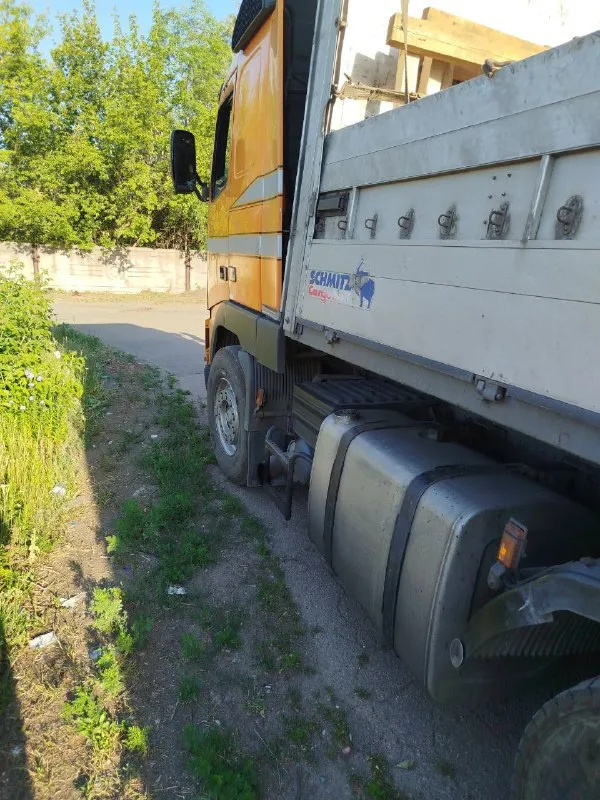 Продам полуприцеп schmitz 1997г. В после полного кап ремонта, поварен, покрашен, новые полы, ходовка обслужена, подушки новые. 450000₽ +79495966516 - фотография - 2