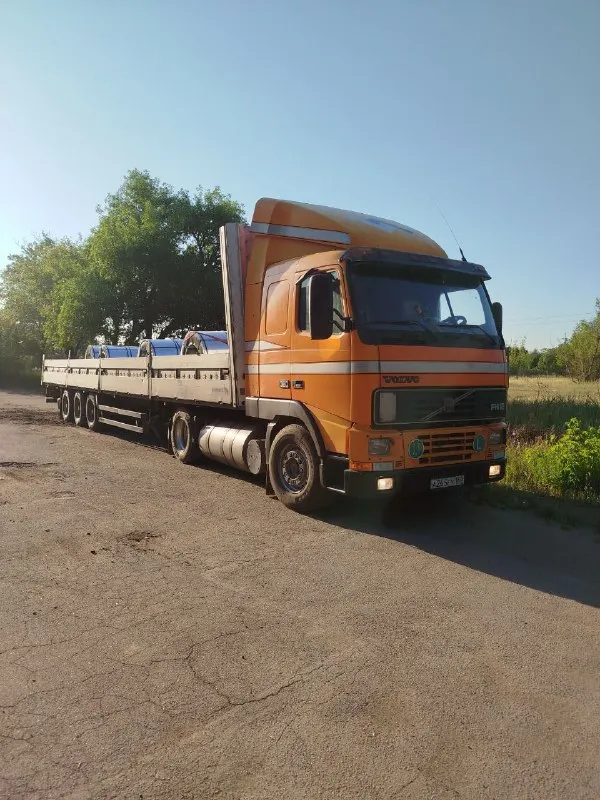 Продам полуприцеп schmitz 1997г. В после полного кап ремонта, поварен, покрашен, новые полы, ходовка обслужена, подушки новые. 450000₽ +79495966516 - фотография - 3