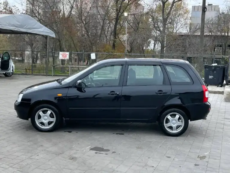 Продам
Лада kalina

Год выпуска 2012
Пробег 176.567
Комплектация полу люкс

Кондиционер
2 Стеклоподъемника
Подушка безопасности
Абс
Электро руль
Бортовой компьютер
Магнитафон с блютуз
Заводские диски r14

Автомобиль выглядит как на фото

Кузов в достойном состоянии
Дно пороги стаканы в идеальном состоянии

Автомобиль вложений не требует сел поехал

Двигатель в полном порядке не троит не дымит тяга хорошая

Кпп в хорошем состоянии не хрустит не выбивает все скоростя включаются как по маслу

Ходовая плотная не стучит не гремит в ходу очень приятная

Салон чистый ухоженный сидение не продавлены

Юридически все кристально чисто

Место осмотра город мариуполь
Телефон для связи
+79491007492
Цена 375.000₽ торг - фотография - 8