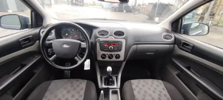 Продам форд фокус 2 в отличном состоянии
Авто 2010 г. В
Автомобил абсолютно без вложений, двигатель 1.4 работает идеально(масло не расходует), ходовая без нареканий, коробка идеал, салон отличный, кузов и дно без рыжиков и гнили, кондиционер работает, авто на отличной резине, также установлена 2ух стороняя сигнализация starline с авто запуском.
Документы в порядке, переоформление без проблем.
Автомобил находится в г. Мариуполь
Цена 590 000 руб
+7949 552 43 07 - фотография - 7