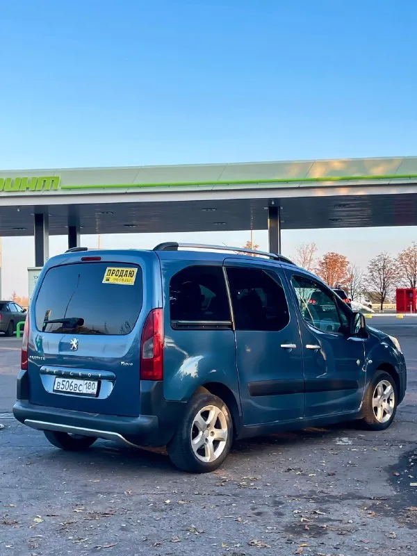 Продам peugeot partner 2011 года выпуска.
1 Хозяин, машина покупалась в автосалоне!
Цена: 665 тыс. Руб. Обсуждаемый торг!
- Оригинальный пробег: 263 тыс. Км.
- Двигатель: 1,6 л. 9he. Работает ровно.
- Трансмиссия: 5-и ступенчатая мкпп.
- Взбитая ходовая часть, обслужена.
Комплектация: кондиционер, усилитель руля, бортовой компьютер, центральный замок, обогрев заднего стекла, электропривод зеркал, abs, esp, srs & airbag.
Кузов ровный, весь в заводском окрасе! Безопасность вся на месте! Дно и пороги в нормальном состоянии, всё стёкла родные.
Любые проверки, в том числе и сто с вашей стороны приветствуются!
Контакт для связи: +7(949)424-06-64
Если не дозвонились, звоните в telegram.
Осмотр в городе донецк.
📞 Звоните: +7(949)4240664 - фотография - 2