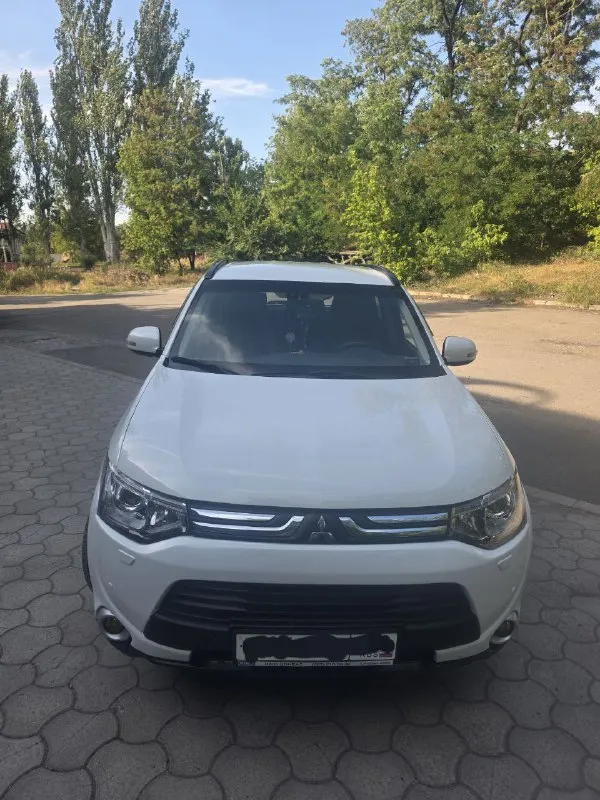 Продам!
Мицубиси аутлендер, 2.4 cvt, 2013г. Бензин. Установлено гбо на 70л. Полный привод. Пробег 154тыс. Один хозяин с автосалона. Регистрация 180 регион.
- Двигатель обработан "нано протэк"
- Капот оборудован гидростойками + освещение подкапотного пространства
- Диодные фары дальнего света
- Основные туманки диод-линза + доп. Туманки диодные
- Мощные электро сигналы + воздушные дудки
- Камера заднего вида + парктроник перед+зад
- Видеорегистратор трехзонный- перед, зад, салон
- Установлен планшет с навигатором вместо штатной магнитолы
- В багажнике доп. Гнездо прикуривателя + освещение
- Кузов - обработка скрытых плоскостей + арки - пушечным салом
Осмотр г. Донецк. Киевский район.
Цена 1500000р
Тел. : +79493060077 - фотография - 3