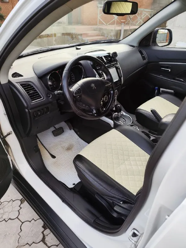 Продам peugeot peugeot 4008.
2012 Год.
Цена снижена в связи с покупкой недвижимости.
Автомат, с возможностью переключения передач в ручном режиме, лепестками на руле.
Полный привод с регулировкой привода, передний, auto,4 wd постоянный.
Передние и задние парктроники.
Камера заднего вида.
Датчики света и дождя.
Круиз контроль.
Климат контроль.
Мульти руль.
Монитор с навигацией.
Состояние очень хорошее.
Крашена крышка багажника и задний бампер.
На 228 000 км. Была замена двигателя на контрактный, с пробегом 70 000 км. Зарегистрирован в мрэо.
Цена 900 000 рублей.
Находится в мариуполе.
+79495018883
📲 Tg: @miha8864
📞 Звоните: +7(949)5018883 - фотография - 7