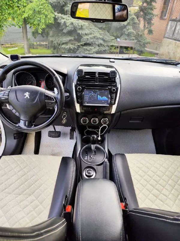 Продам peugeot peugeot 4008.
2012 Год.
Цена снижена в связи с покупкой недвижимости.
Автомат, с возможностью переключения передач в ручном режиме, лепестками на руле.
Полный привод с регулировкой привода, передний, auto,4 wd постоянный.
Передние и задние парктроники.
Камера заднего вида.
Датчики света и дождя.
Круиз контроль.
Климат контроль.
Мульти руль.
Монитор с навигацией.
Состояние очень хорошее.
Крашена крышка багажника и задний бампер.
На 228 000 км. Была замена двигателя на контрактный, с пробегом 70 000 км. Зарегистрирован в мрэо.
Цена 900 000 рублей.
Находится в мариуполе.
+79495018883
📲 Tg: @miha8864
📞 Звоните: +7(949)5018883 - фотография - 9